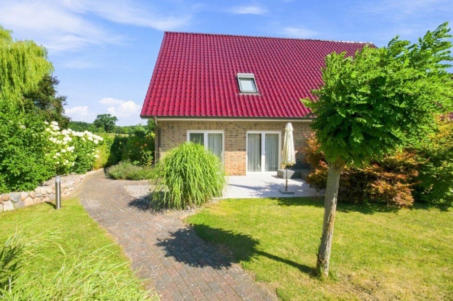 Gartenansicht mit Zugang zum Haus Doppelhaush�lfte Reinfeld