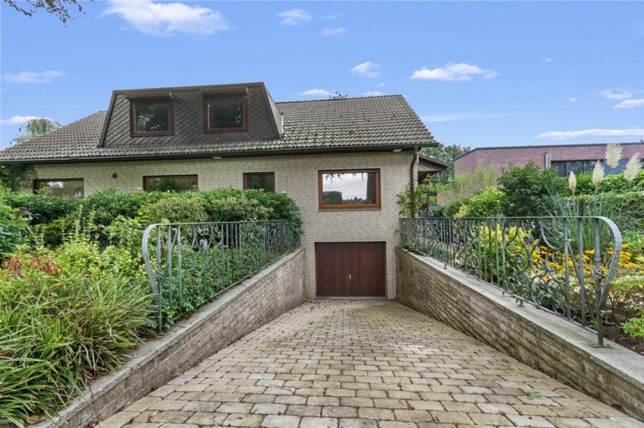 Garagenzufahrt des Hauses Einfamilienhaus Großhansdorf