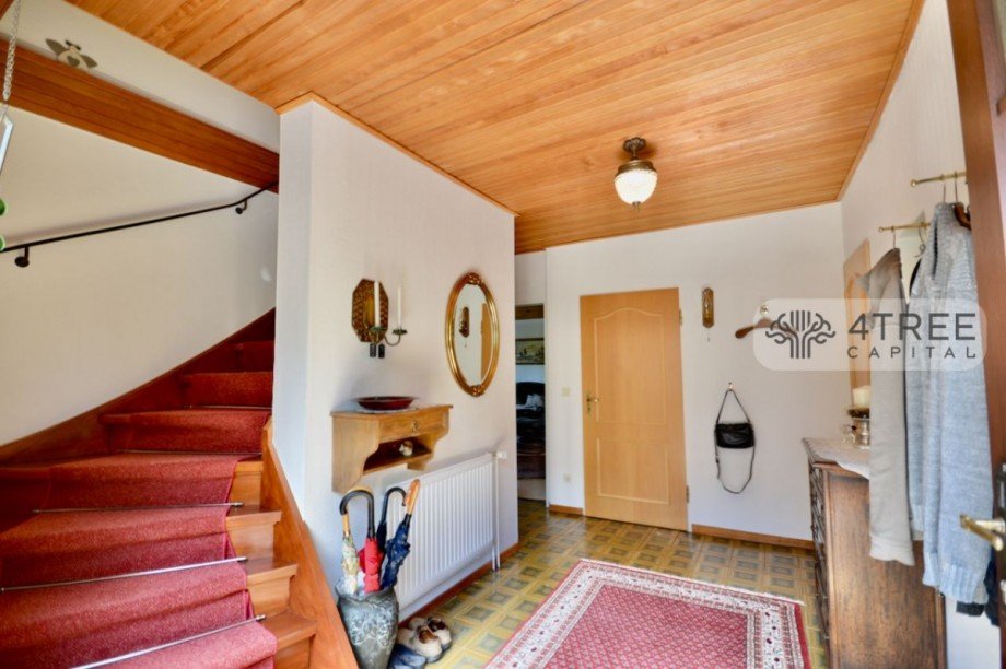 Geräumige Diele mit Treppe zum OG Einfamilienhaus Klein Rönnau