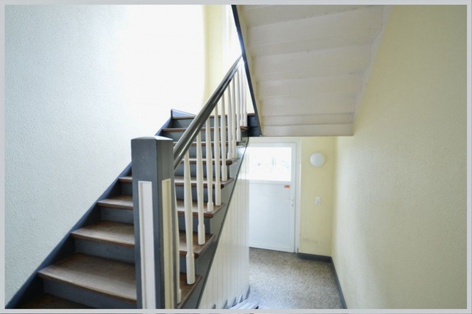 Top-gepflegtes Treppenhaus mit Gartenzugang Erdgeschosswohnung Hannover