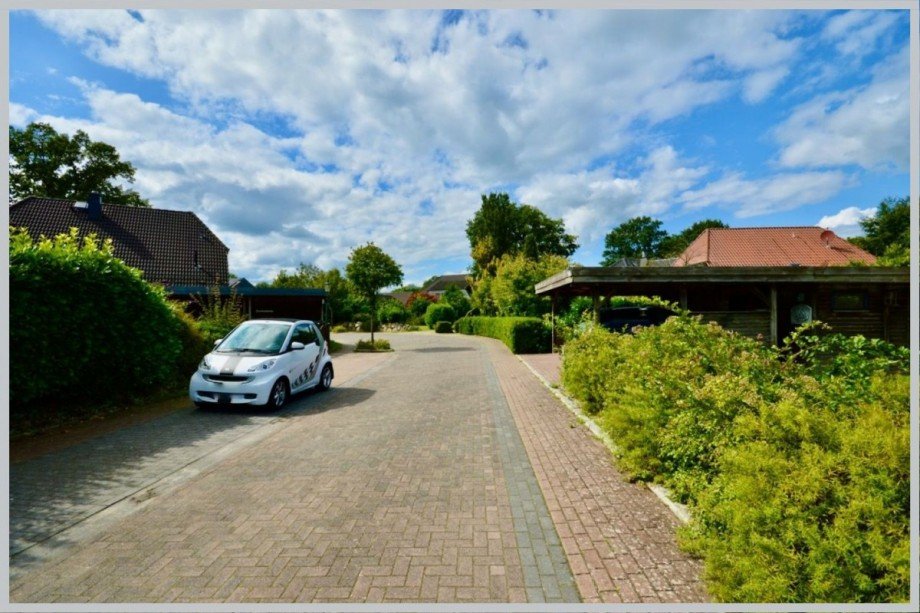 Verkehrsberuhigte Spielstrasse Einfamilienhaus Jersbek