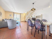 Wohnzimmer mit Terrassenzugang NATUR. RUHE. OSTSEE – IDYLLISCHES REIHENENDHAUS IM FERIENDORF AUF RÜGEN