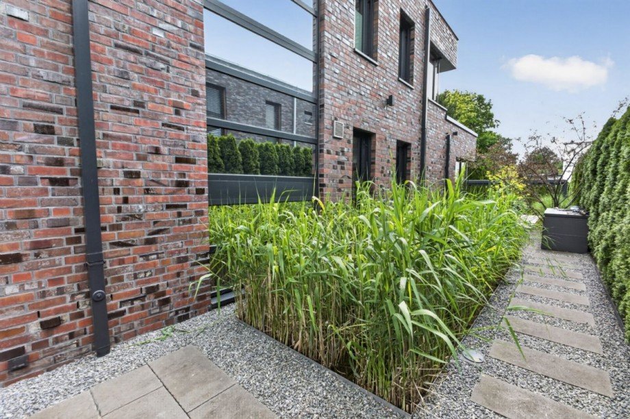 Naturteich u. befestigte Terrassenzuwegung Villa Großhansdorf