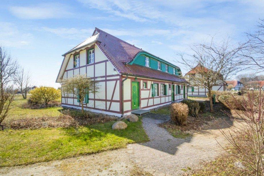 Eingangsansicht von Nordosten Maisonettewohnung Dranske