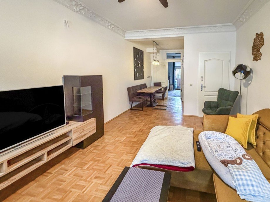Wohnzimmer zur Küche Etagenwohnung Leipzig