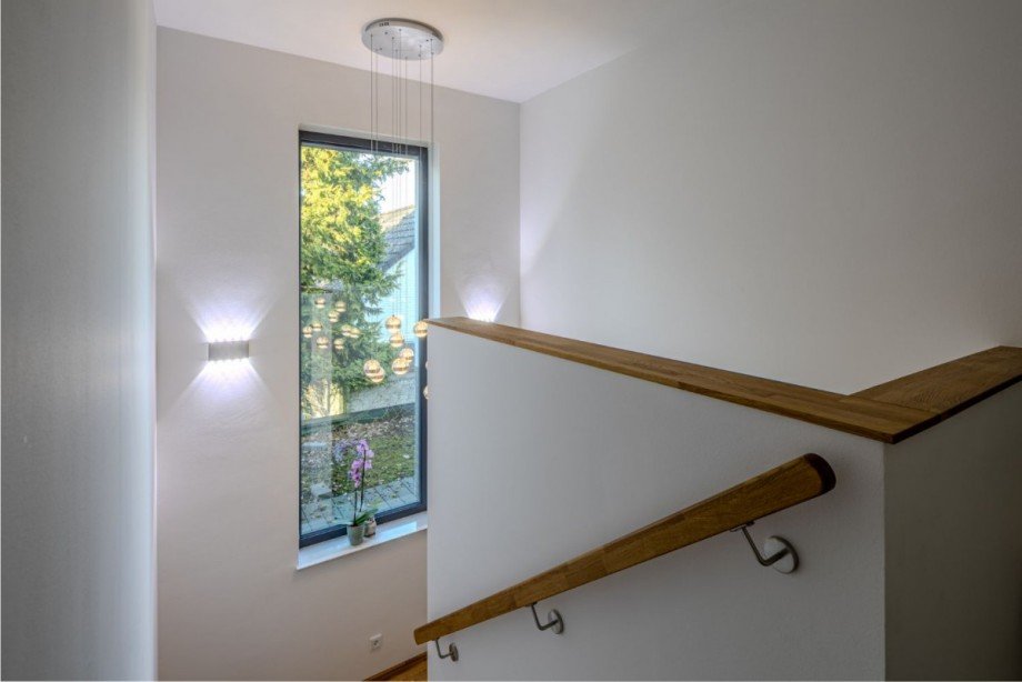 Helles Treppenhaus Einfamilienhaus Ammersbek
