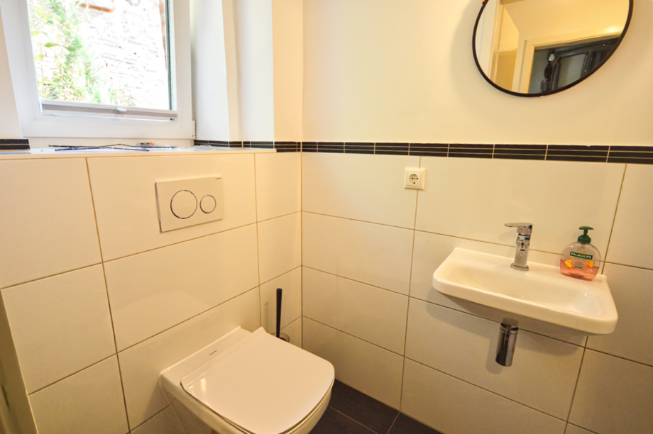 Gäste-WC mit Fenster Doppelhaush�lfte Pinneberg