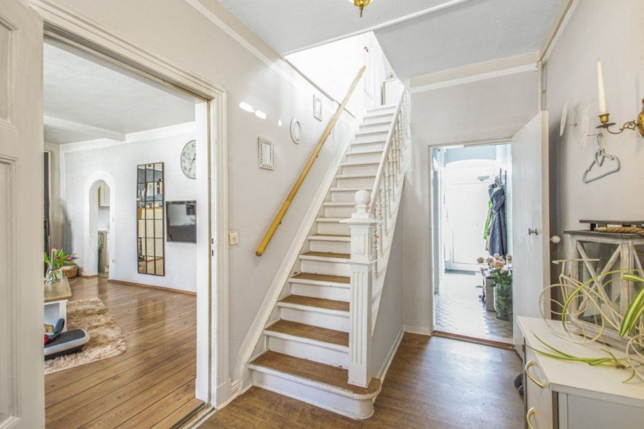 Diele mit Treppe zum DG Einfamilienhaus Dassow