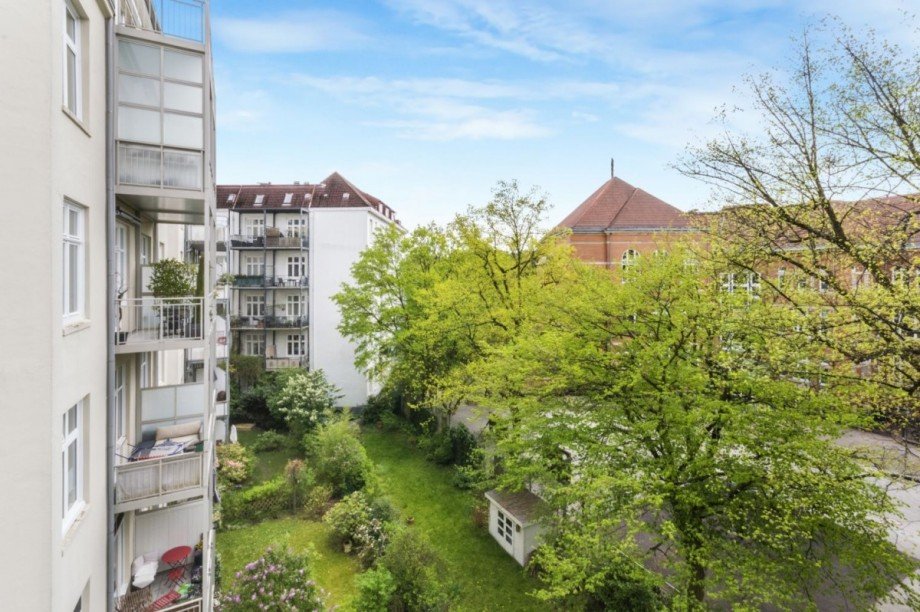 Blick vom Balkon ins Grüne Etagenwohnung Hamburg