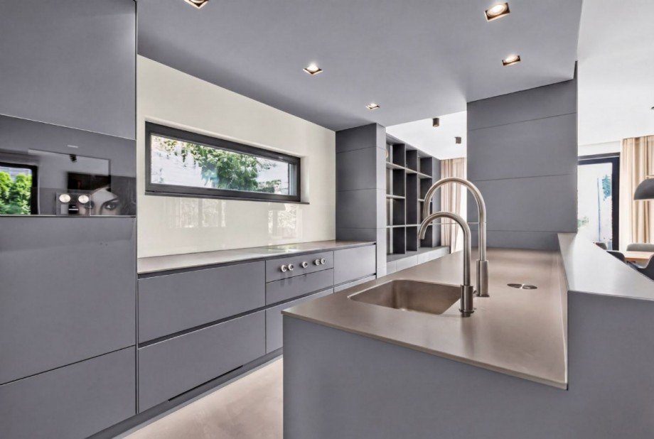 Exklusiver Kochbereich mit EBK Villa Großhansdorf