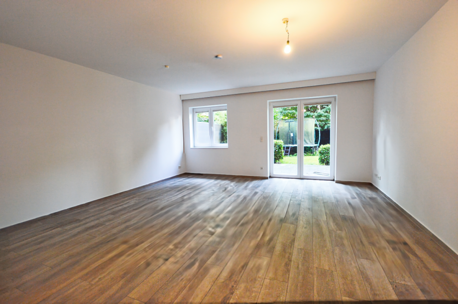 Wohnzimmer mit Terrassenzugang Doppelhaush�lfte Pinneberg