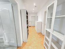 Flur zum Wohnungseingang RENDITESTARKE KAPITALANLAGE MIT GARTEN - IM REPRÄSENTATIVEN, BEREITS SANIERTEN ALTBAU IN EUTRITZSCH
