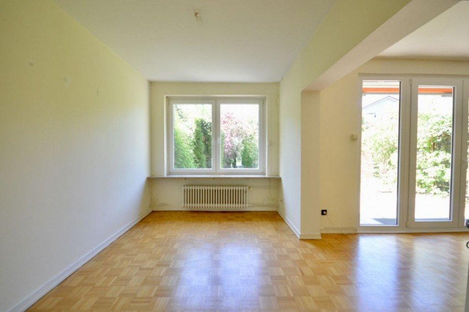 Büro bzw. Esszimmer im EG Reihenmittelhaus Hamburg