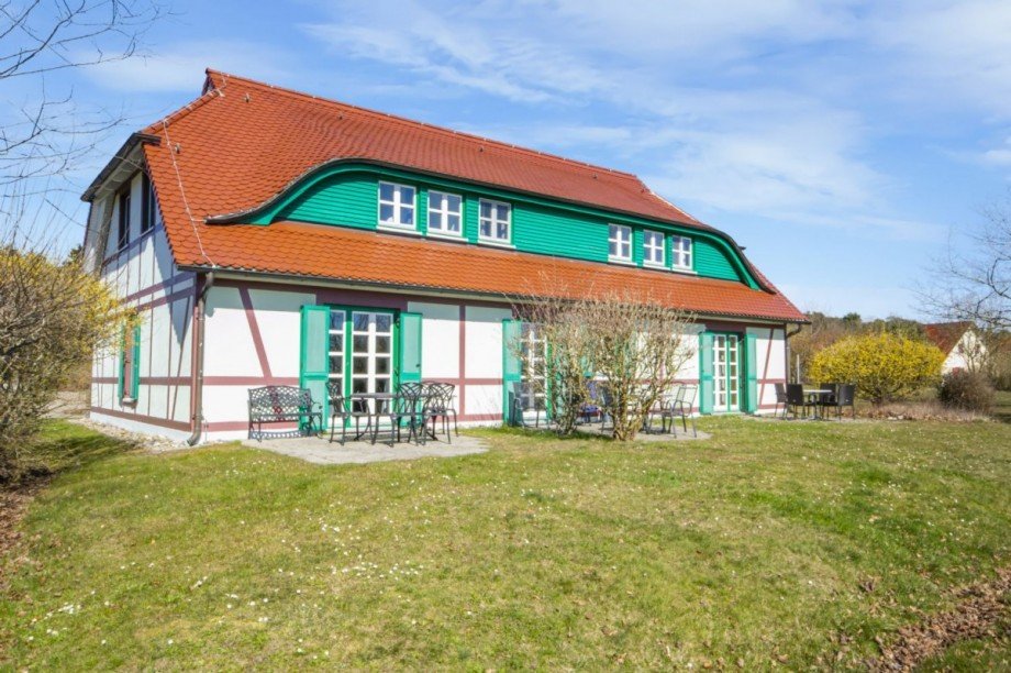 Gartenansicht des Hauses Maisonettewohnung Dranske