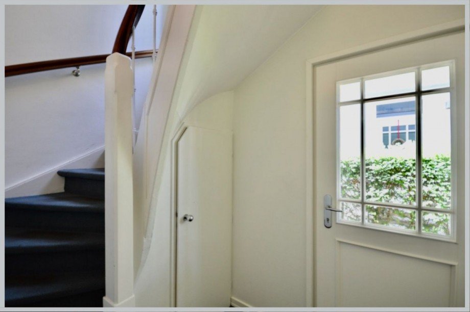 Gepflegter Hauseingang der Villa Dachgeschosswohnung Hamburg-Fuhlsbüttel