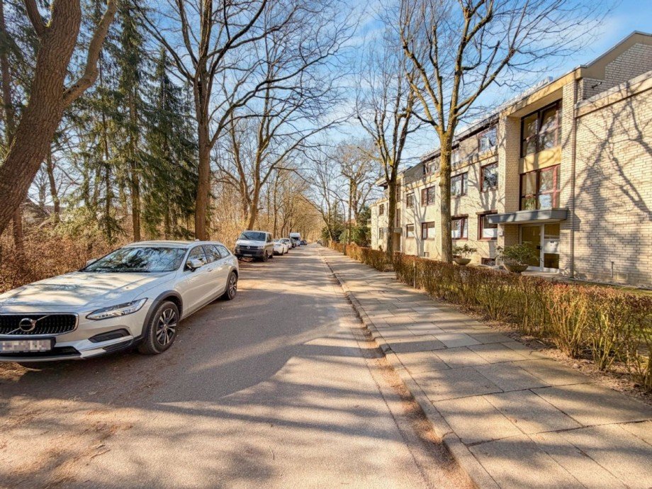 Ruhige Anwohnerstrasse Richtung Wellingsbüttel Penthousewohnung Hamburg