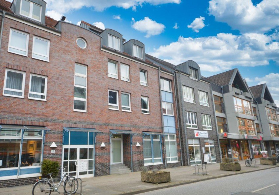 Ansprechende Schaufensterfront in fequentierter 2A-Lauflage B�rofl�che Ahrensburg