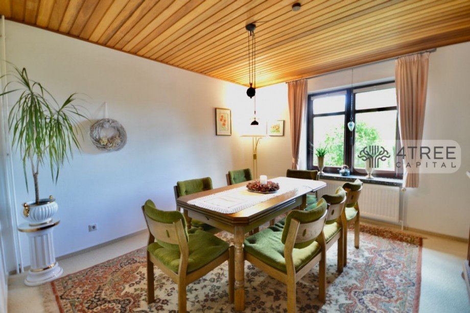 Großes Ess-/ Gästezimmer im EG Einfamilienhaus Klein Rönnau