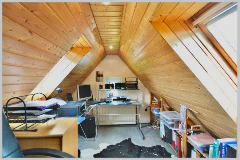 Zum Büro ausgebauter Spitzboden Einfamilienhaus Lübeck