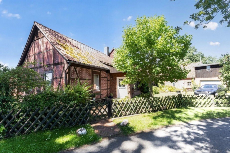 Eingangsseite des Anwesens Landhaus Wrestedt