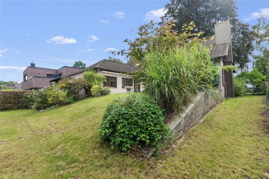 Mehrdimensional angelegter Garten Einfamilienhaus Großhansdorf