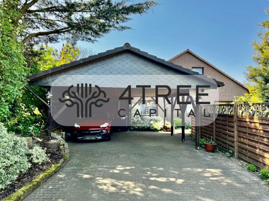 Hof mit Doppelcarport & Garage Einfamilienhaus Schenefeld