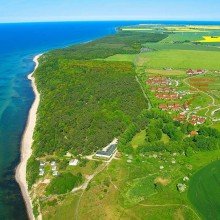 Luftbild Feriendorf Rugana NATUR. RUHE. OSTSEE – IDYLLISCHES REIHENENDHAUS IM FERIENDORF AUF RÜGEN