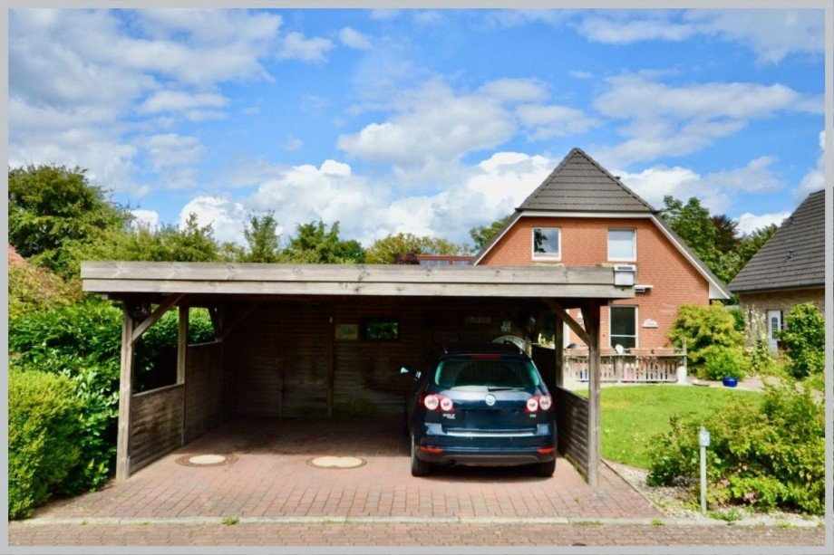 Doppelcarport mit angeschlossener Werkstatt Einfamilienhaus Jersbek