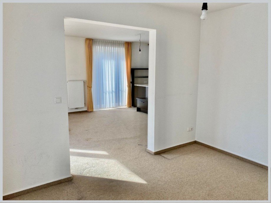 Zugang vom Wohnzimmer zur Wohnküche Penthousewohnung Lübeck