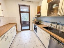 Küche mit Balkonzugang RENDITESTARKE KAPITALANLAGE IM DENKMALGESCHÜTZTEN ALTBAU IN TOPLAGE VON ALTLINDENAU