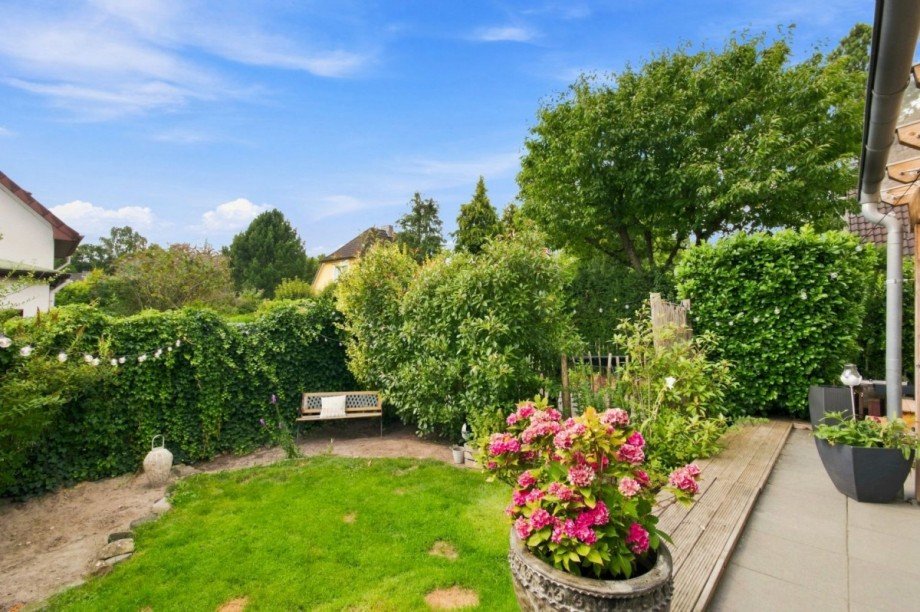 Blick in den Garten Doppelhaush�lfte Großhansdorf