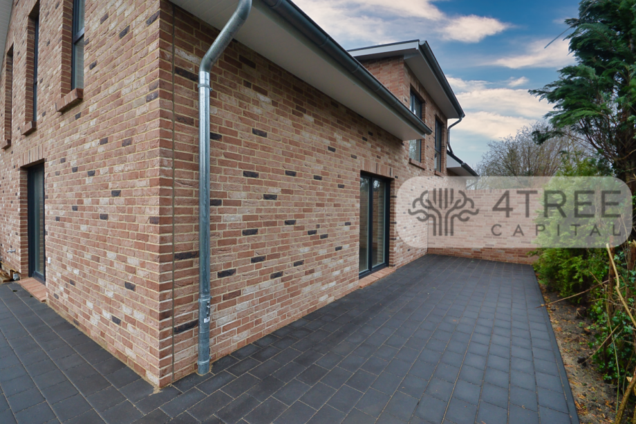 Umlaufende Terrasse 22a Doppelhaush�lfte Hamburg