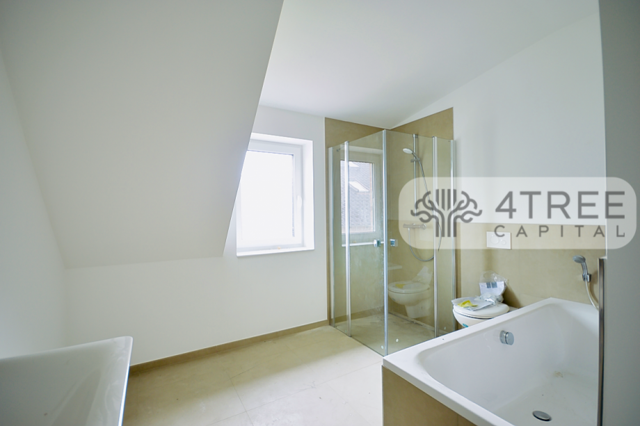 Vollbad im DG_HN 22a Doppelhaush�lfte Hamburg