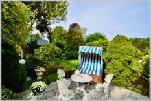 Warum nur einen Garten, wenn man Zwei haben kann? VERKAUFT! TOP-MODERNISIERTER GARTENTRAUM SUCHT NEUE FAMILIE