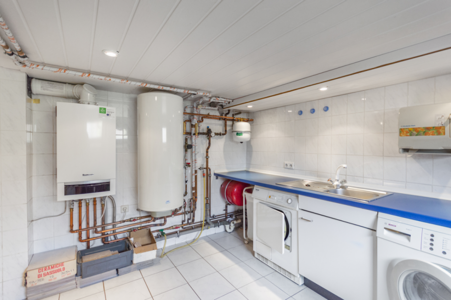 Moderne Zentralheizung & Waschküche im UG Einfamilienhaus Großhansdorf