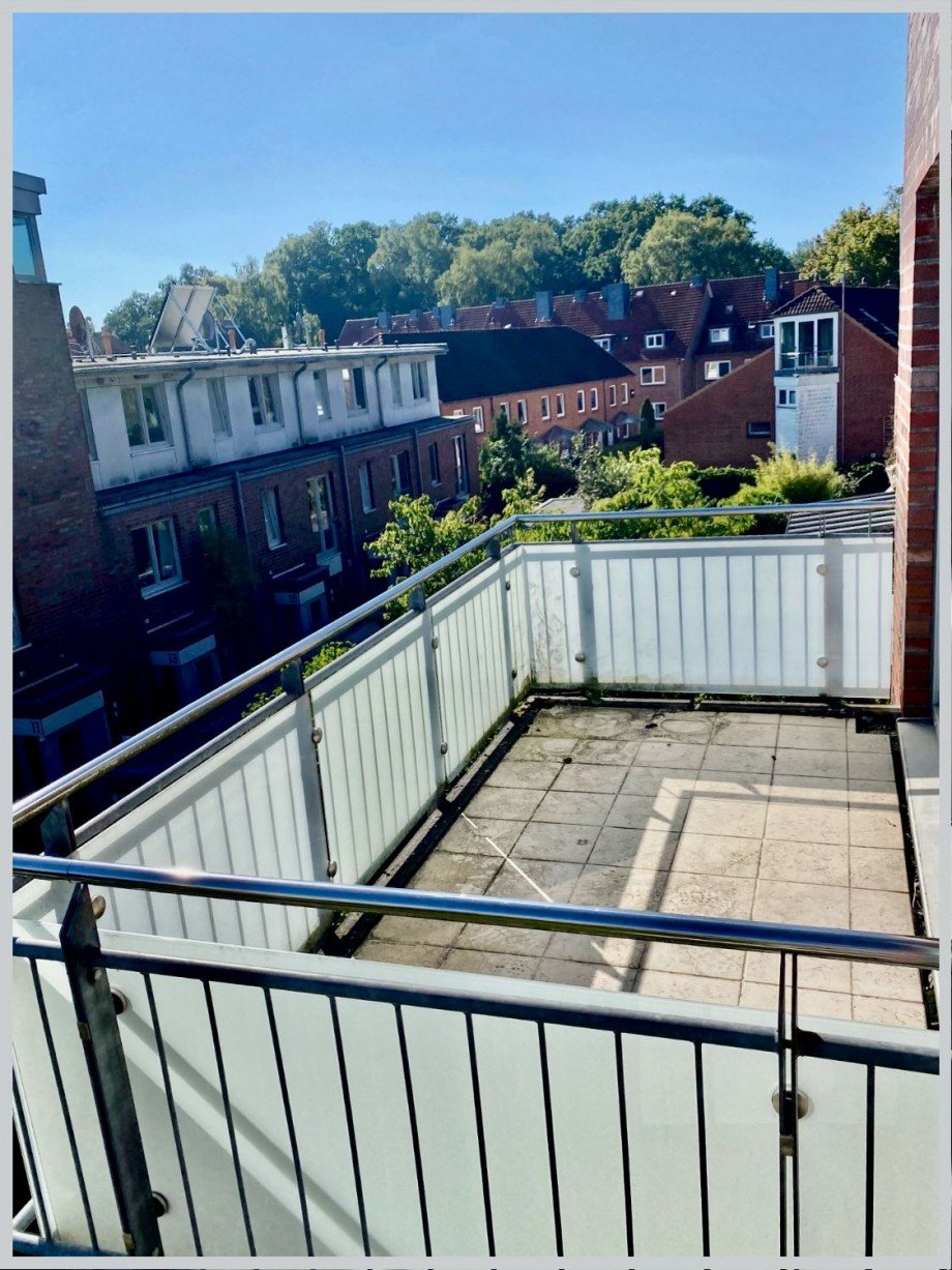 Großer Balkon vorm Wohn- und Esszimmer Penthousewohnung Lübeck