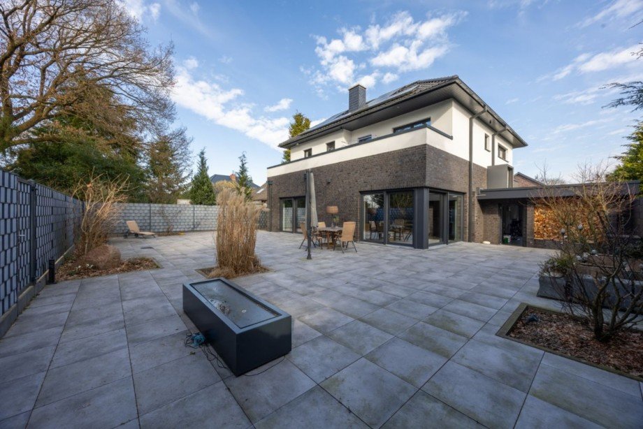 Gartenansicht von Südwesten Einfamilienhaus Ammersbek