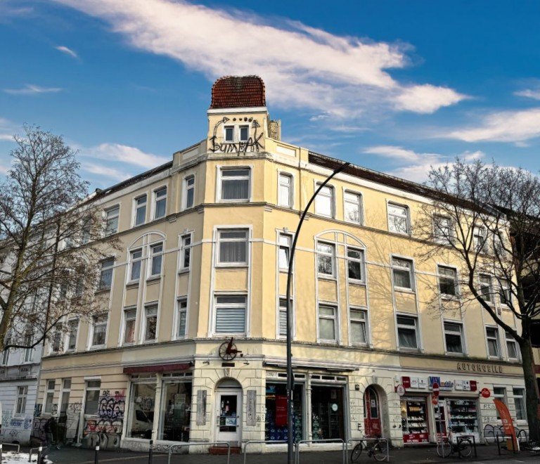 Erfolgreich im Mandantenauftrag verkauft! Hamburg Wohn- / Gesch�ftshaus VERKAUFT! RENDITESTARKES ZINSHAUS MIT GROßEM GARAGENHOF