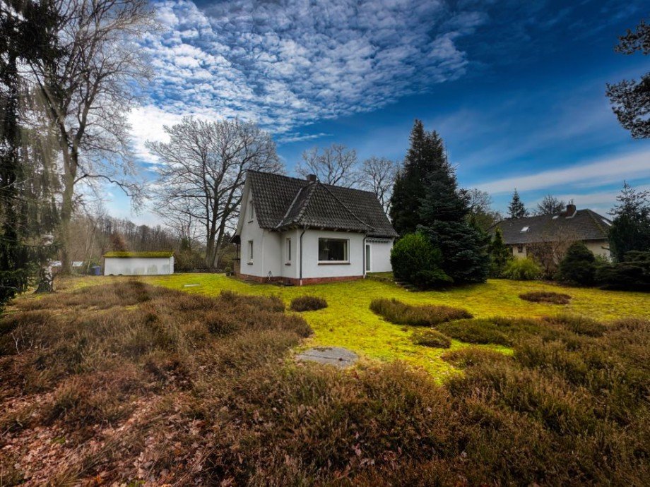 Heidelandschaft im eigenen Garten Einfamilienhaus Kakenstorf