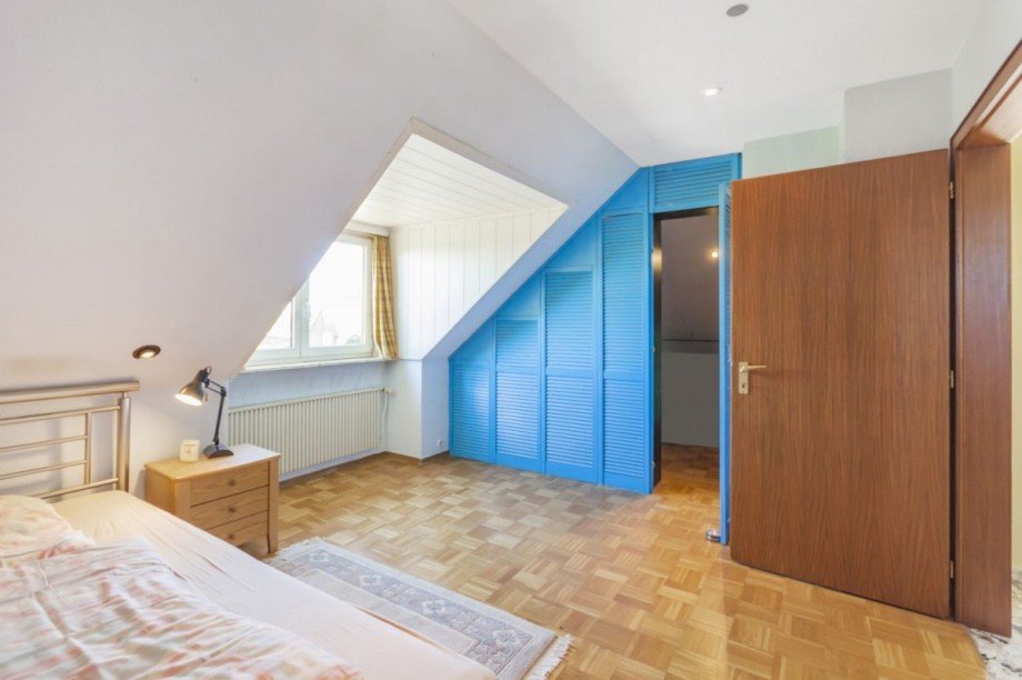 Schlafzimmer-1 mit Ankleide im DG Einfamilienhaus Grünendeich