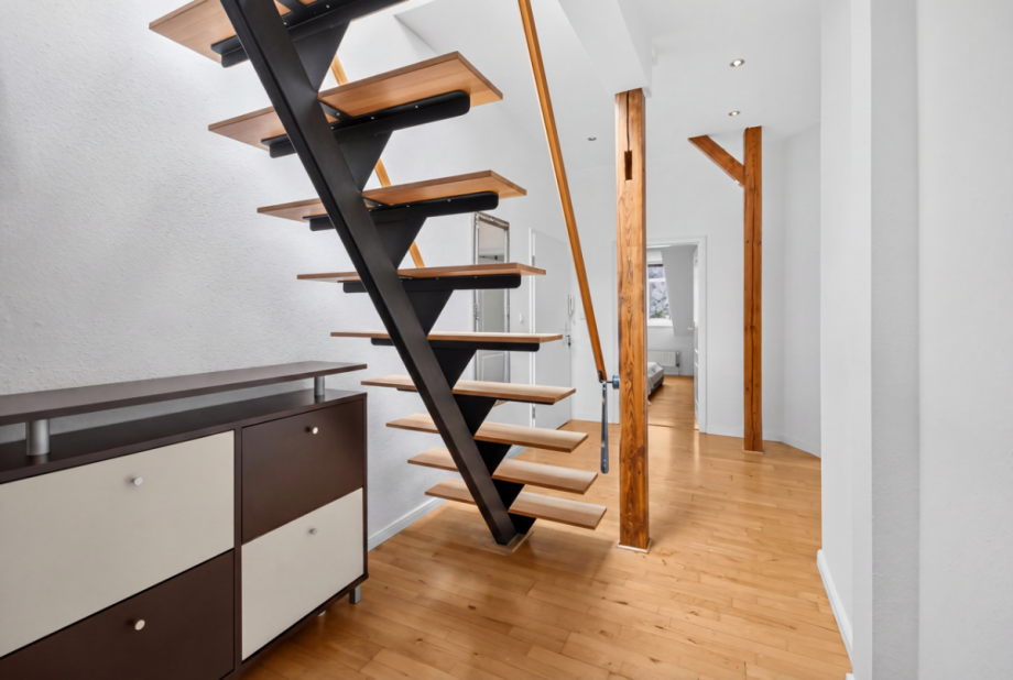 Diele mit Treppe zur Dachterrasse Penthousewohnung Hamburg
