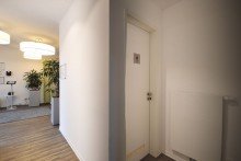 Flur zum Foyer EXKLUSIVE LADEN-/VERKAUFSFLÄCHE MIT SCHAUFENSTERFRONT IN 2A-LAGE DER INNENSTADT