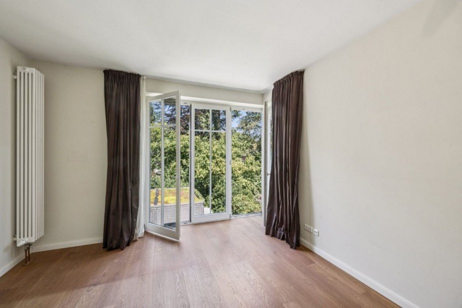 Rückwärtiges Schlafzimmer mit Blick ins Grüne Etagenwohnung Ahrensburg