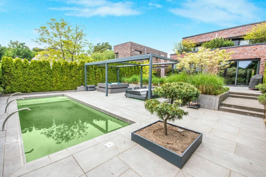 Bestechende Außenanlagen in Südlage Villa Großhansdorf