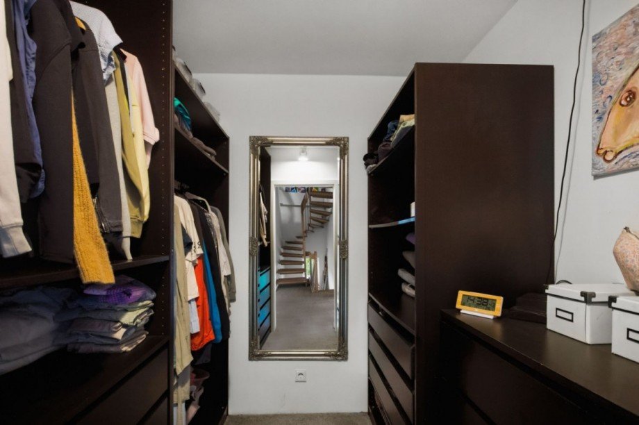 Ankleidezimmer im OG Doppelhaush�lfte Großhansdorf