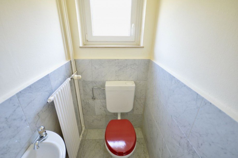 Gäste-WC mit Platz für Dusche im EG Reihenmittelhaus Hamburg