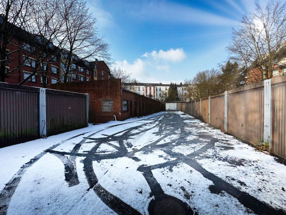 Garagenhof mit Werkstattgebäude Wohn- / Gesch�ftshaus Hamburg