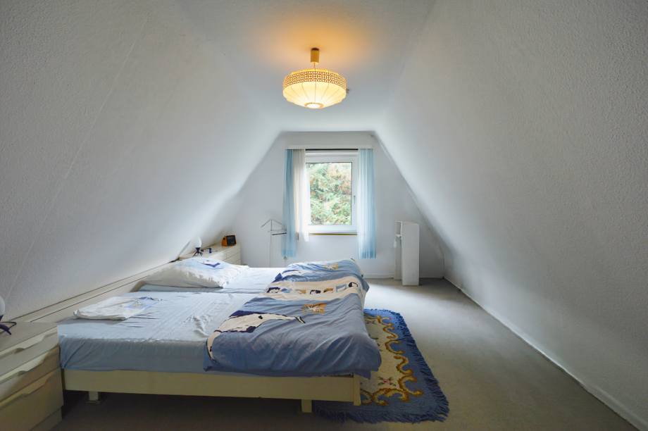 Ursprünglicher Zustand: Schlafzimmer im DG Einfamilienhaus Kakenstorf