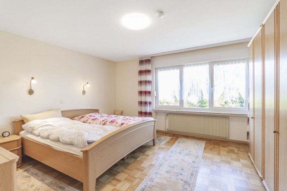 Großes Schlafzimmer im EG Einfamilienhaus Grünendeich