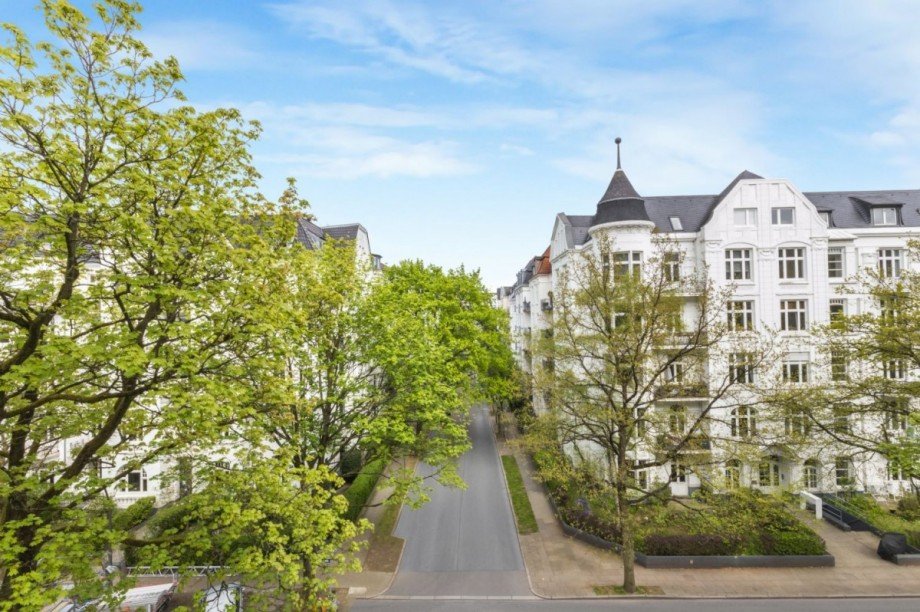 Blick vom Balkon zur Straßenseite Etagenwohnung Hamburg